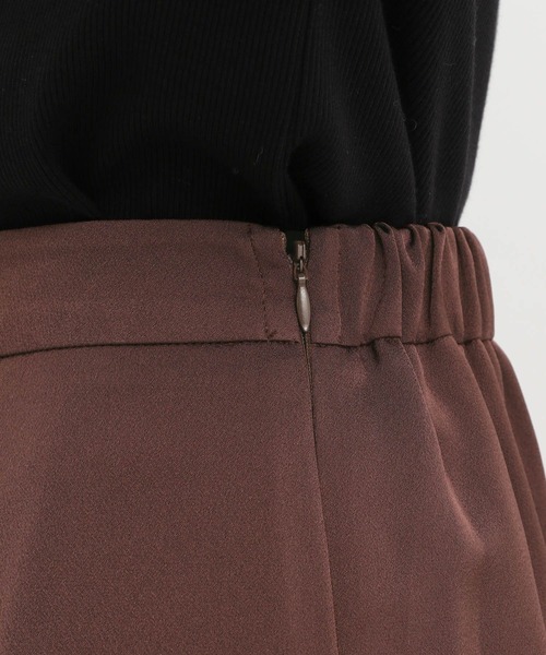 Andemiu(アンデミュウ)の「サテンスリットナロースカート603770(スカート・レディース・ブラウン/ブラック/グレイッシュベージュ・SMALL/MEDIUM)」の10枚目の写真