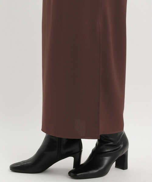 Andemiu(アンデミュウ)の「サテンスリットナロースカート603770(スカート・レディース・ブラウン/ブラック/グレイッシュベージュ・SMALL/MEDIUM)」の8枚目の写真