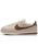 NIKE�i�i�C�L�j�́u�i�C�L �R���e�b�c �E�B�����Y�V���[�Y / Nike Cortez Women's Shoes IB1857-100 Light Orewood Brown�i�X�j�[�J�[�j�v�b�u���E���n���̑�