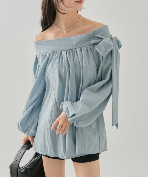 mystic（ミスティック）の「肩リボンオフショルブラウス（シャツ/ブラウス・レディース・オフホワイト/ブルー/ブラック・FREE）」の3枚目の写真