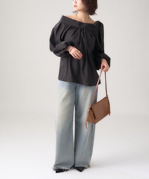 mystic（ミスティック）の「肩リボンオフショルブラウス（シャツ/ブラウス・レディース・オフホワイト/ブルー/ブラック・FREE）」の22枚目の写真