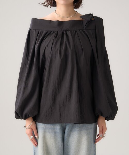 mystic（ミスティック）の「肩リボンオフショルブラウス（シャツ/ブラウス・レディース・オフホワイト/ブルー/ブラック・FREE）」の20枚目の写真