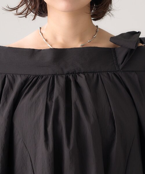 mystic（ミスティック）の「肩リボンオフショルブラウス（シャツ/ブラウス・レディース・オフホワイト/ブルー/ブラック・FREE）」の17枚目の写真