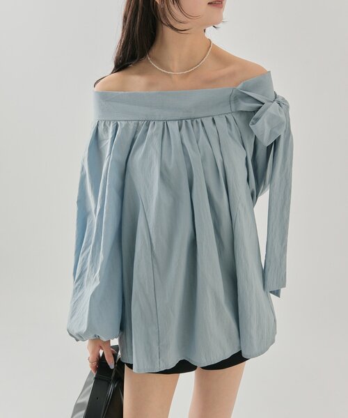 mystic（ミスティック）の「肩リボンオフショルブラウス（シャツ/ブラウス・レディース・オフホワイト/ブルー/ブラック・FREE）」の10枚目の写真