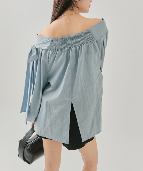 mystic（ミスティック）の「肩リボンオフショルブラウス（シャツ/ブラウス・レディース・オフホワイト/ブルー/ブラック・FREE）」の7枚目の写真