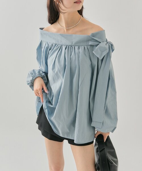 mystic（ミスティック）の「肩リボンオフショルブラウス（シャツ/ブラウス・レディース・オフホワイト/ブルー/ブラック・FREE）」の6枚目の写真