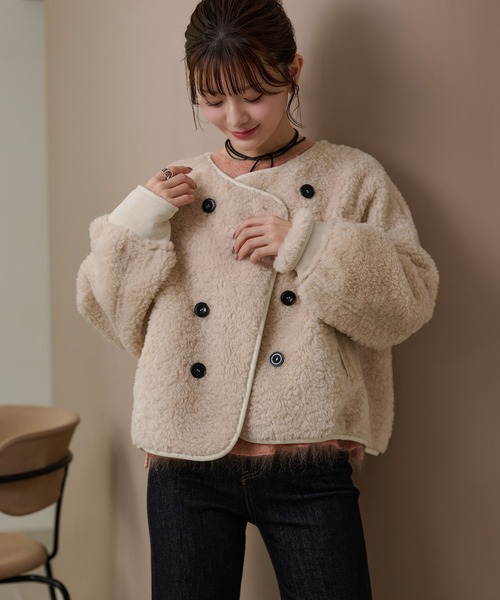 LAULEN（ローレン）の「double button boa reversible jacket /ノーカラーダブルボタンボアリバーシブルジャケット（ノーカラージャケット・レディース・ブラック/アイボリー/ブラウン・FREE）」の2枚目の写真