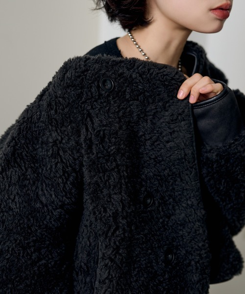 LAULEN（ローレン）の「double button boa reversible jacket /ノーカラーダブルボタンボアリバーシブルジャケット（ノーカラージャケット・レディース・ブラック/アイボリー/ブラウン・FREE）」の5枚目の写真
