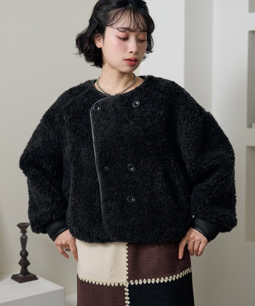 LAULEN（ローレン）の「double button boa reversible jacket /ノーカラーダブルボタンボアリバーシブルジャケット（ノーカラージャケット・レディース・ブラック/アイボリー/ブラウン・FREE）」の9枚目の写真
