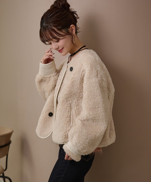 LAULEN（ローレン）の「double button boa reversible jacket /ノーカラーダブルボタンボアリバーシブルジャケット（ノーカラージャケット・レディース・ブラック/アイボリー/ブラウン・FREE）」の17枚目の写真