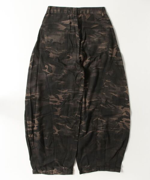 .KOM(ドットコム)の「A'GEM/9 × .kom 『.KOM/ドットケーオーエム』 Camo Distressed Cargo Pants/迷彩柄 ダメージカーゴパンツ(カーゴパンツ・レディース・カモフラージュ/グリーン・M/S)」の7枚目の写真