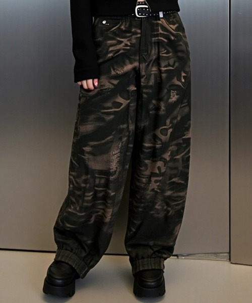 .KOM(ドットコム)の「A'GEM/9 × .kom 『.KOM/ドットケーオーエム』 Camo Distressed Cargo Pants/迷彩柄 ダメージカーゴパンツ(カーゴパンツ・レディース・カモフラージュ/グリーン・M/S)」の3枚目の写真