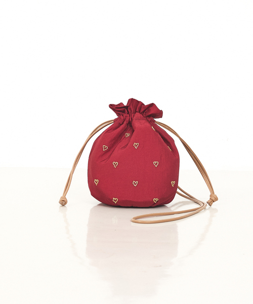 abahouse mavie（アバハウスマヴィ）の「ハートビーズ刺繍巾着（ショルダーバッグ・レディース・ブラック/ライトグレー/レッド・フリー）」の14枚目の写真