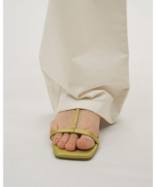 TODAYFUL(トゥデイフル)の「Satin Strap Sandals(サンダル・レディース・キナリ/チョコ/グリーン系その他・36inch/38inch/37inch)」の8枚目の写真