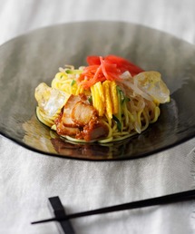 kuros'（クロス）の「ガラス ボウル スモーク 22.5cm（食器）」