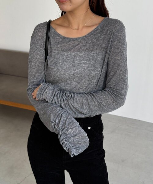 CAPRICIEUX LE'MAGE(カプリシューレマージュ)の「【前後2WAY】テンセルウール袖ギャザーロンT(Tシャツ/カットソー・レディース・グレー/ブラウン/オフホワイト/ブラック・FREE)」の3枚目の写真
