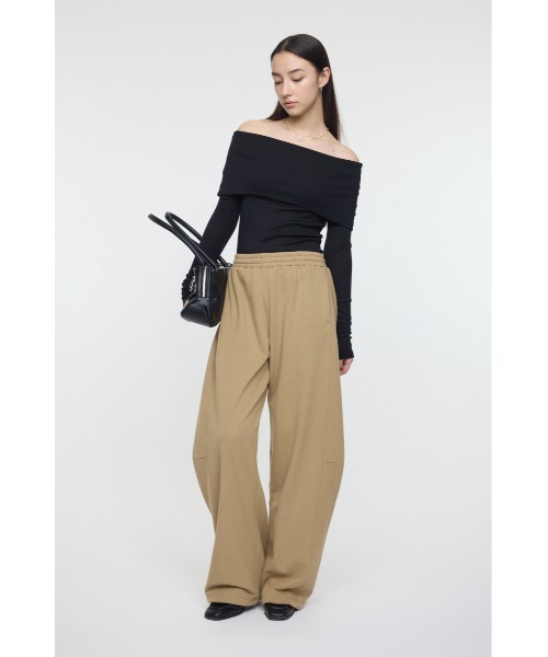 MOUSSY(マウジー)の「OFF SHOULDER カットトップス(Tシャツ/カットソー・レディース・ライトイエロー/グレー/ブラック/レッド・FREE)」の6枚目の写真