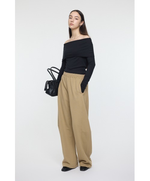 MOUSSY(マウジー)の「OFF SHOULDER カットトップス(Tシャツ/カットソー・レディース・ライトイエロー/グレー/ブラック/レッド・FREE)」の7枚目の写真