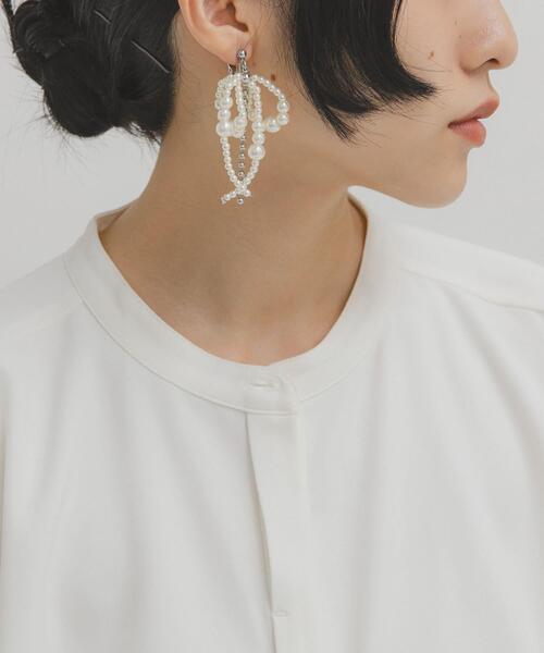 KBF（ケイビーエフ）の「パールボールイヤリング（イヤリング・レディース・ホワイト系その他・ONE）」の2枚目の写真