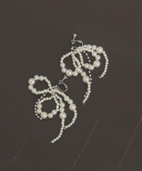 KBF（ケイビーエフ）の「パールボールイヤリング（イヤリング・レディース・ホワイト系その他・ONE）」の5枚目の写真