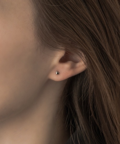 muku(ムク)の「PIERCE/TINY HEART(ピアス(両耳用)・レディース・ゴールド/シルバー・FREE)」の5枚目の写真
