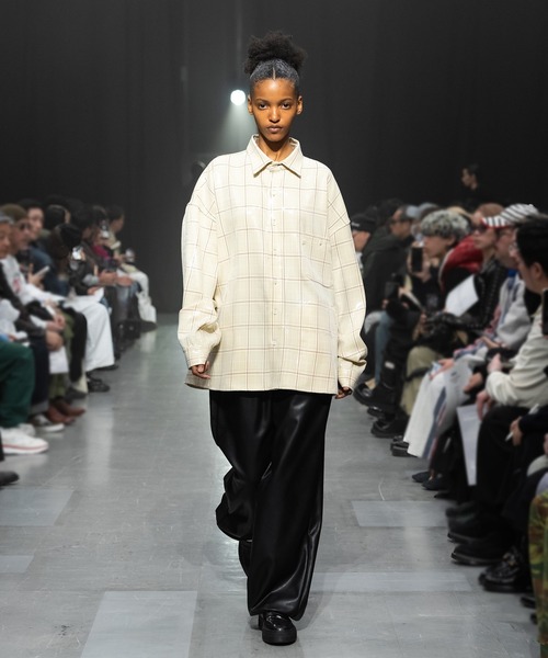 MSML(エムエスエムエル)の「FAKE LEATHER EASY PANTS(その他パンツ・メンズ・ブラック・S/M/L/XL)」の1枚目の写真