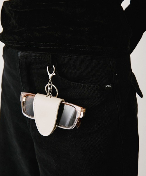 VION(ヴィオン)の「バイカラーフレームサングラス / Bicolor Frame Sunglasses(サングラス・レディース・ブラウン/ブラック・FREE)」の14枚目の写真