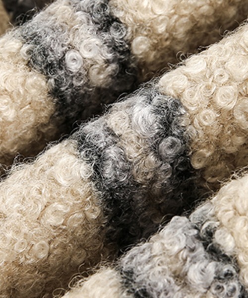 Dalfwin（ダールフィン）の「韓国ファッション ミドル丈ランダムボーダーボアコート（その他アウター・レディース・ブラック系・FREE）」の15枚目の写真