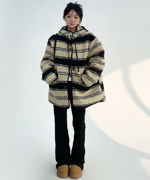 Dalfwin（ダールフィン）の「韓国ファッション ミドル丈ランダムボーダーボアコート（その他アウター・レディース・ブラック系・FREE）」の10枚目の写真