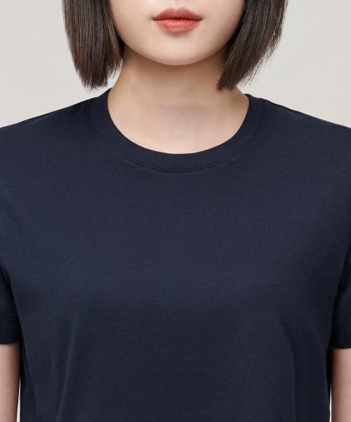 MUSINSA STANDARD WOMAN（ムシンサスタンダードウーマン）の「[クールタンダード] ウィメンズ クルーネック クロップTシャツ [ネイビー]（Tシャツ/カットソー・レディース・その他・SMALL/MEDIUM/LARGE/X-LARGE/X-SMALL）」の3枚目の写真