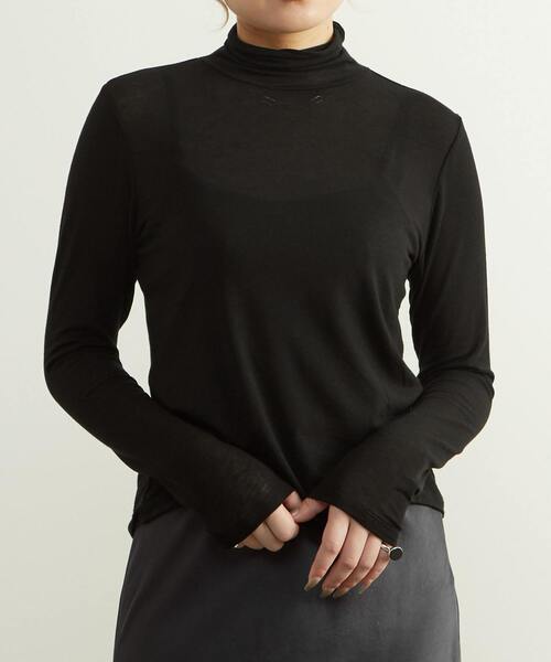 SOFFITTO(ソフィット)の「カシミヤシルク混シアータートルインナー(Tシャツ/カットソー・レディース・ブラック/グレー/オフホワイト・FREE)」の1枚目の写真