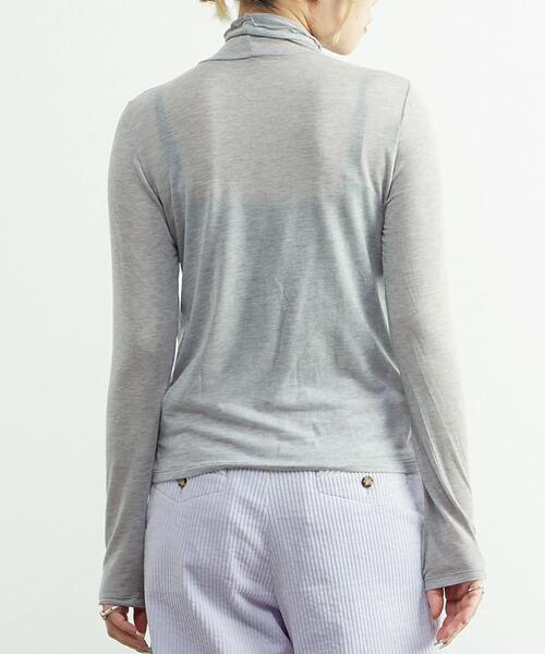 SOFFITTO(ソフィット)の「カシミヤシルク混シアータートルインナー(Tシャツ/カットソー・レディース・ブラック/グレー/オフホワイト・FREE)」の12枚目の写真