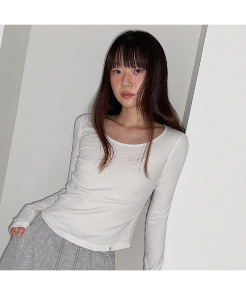 TWEE(トゥウィー)の「スティールベーシック長袖Tシャツ(ユーネックver.)(Tシャツ/カットソー・レディース・ブラック/グレー/アイボリー・FREE)」の1枚目の写真