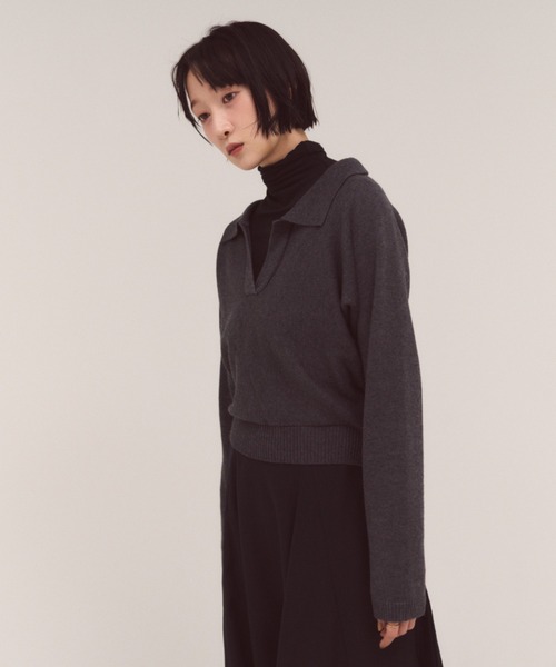 FMiBL（ファミル）の「オープンカラーニット（ニット/セーター・レディース・ネイビー/グレー/オフホワイト・FREE）」の19枚目の写真