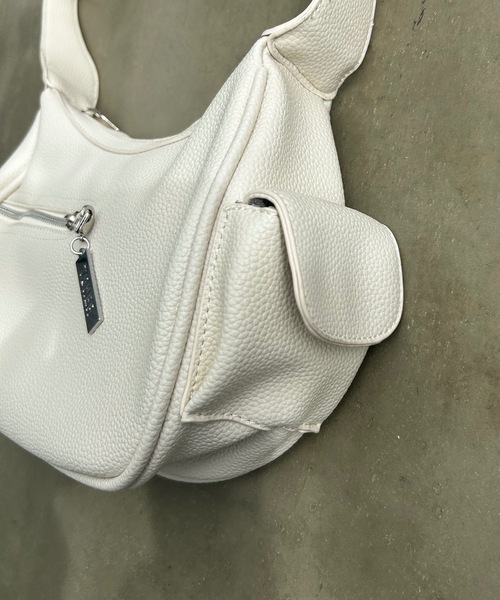 TONER（トナー）の「サイドファスナーラッシュショルダー（ショルダーバッグ・レディース・ブラウン/オフホワイト/ブラック/グレイッシュベージュ・FREE）」の12枚目の写真