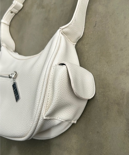 TONER（トナー）の「サイドファスナーラッシュショルダー（ショルダーバッグ・レディース・ブラウン/オフホワイト/ブラック/グレイッシュベージュ・FREE）」の11枚目の写真