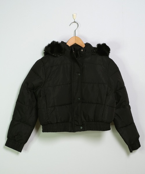 shopnikoniko(ショップニコニコ)の「フェイクファーフード付き ショート丈 中綿ジャケット(ブルゾン・レディース・ブラック/ホワイト・フリー)」の9枚目の写真