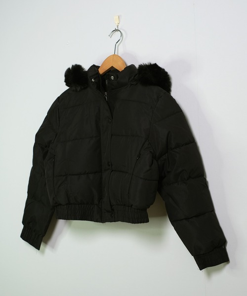 shopnikoniko(ショップニコニコ)の「フェイクファーフード付き ショート丈 中綿ジャケット(ブルゾン・レディース・ブラック/ホワイト・フリー)」の11枚目の写真