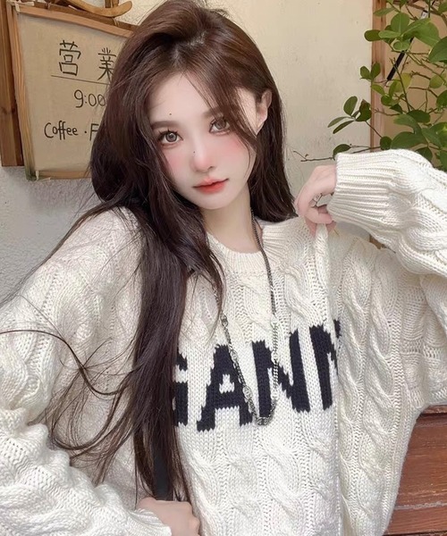 shopnikoniko(ショップニコニコ)の「フロントロゴ ショート丈 ケーブル編みニット(ニット/セーター・レディース・ホワイト/グレー/ベージュ・フリー)」の14枚目の写真