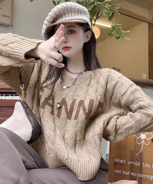 shopnikoniko(ショップニコニコ)の「フロントロゴ ショート丈 ケーブル編みニット(ニット/セーター・レディース・ホワイト/グレー/ベージュ・フリー)」の6枚目の写真