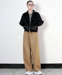 DEMARC（ドゥマーク）の「ワイドフィットツーピンタック無地パンツカーキベージュ（その他パンツ）」