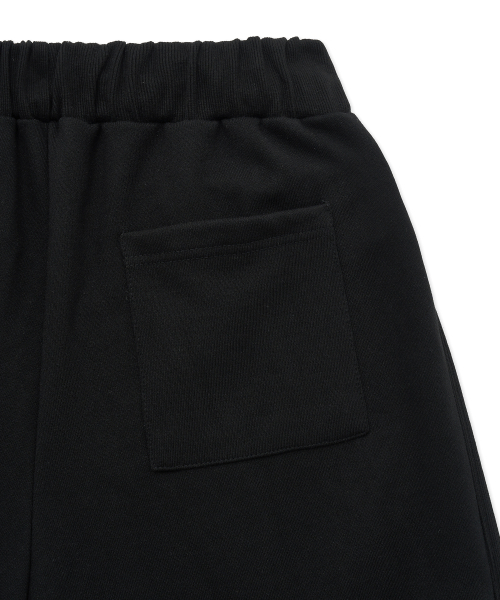 WEST GRAND BOULEVARD（ウエストグランドブルバード）の「カーブドカットワイドワンタックスウェットショーツBLACK（その他パンツ・メンズ・その他・SMALL/MEDIUM/LARGE）」の6枚目の写真