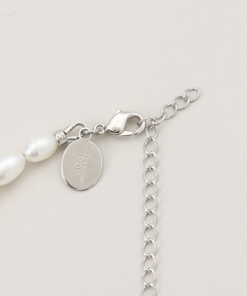 La TOTALITE（ラトータリテ）の「POP ADER.bijoux/ポップ アデルビジュー Juliette pearl necklace（ネックレス・レディース・ホワイト・FREE）」の3枚目の写真