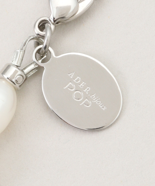La TOTALITE（ラトータリテ）の「POP ADER.bijoux/ポップ アデルビジュー Juliette pearl necklace（ネックレス・レディース・ホワイト・FREE）」の5枚目の写真