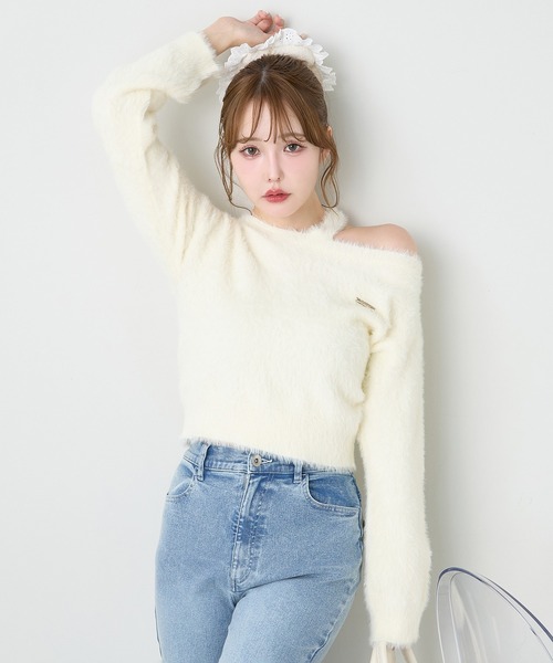 one after another NICE CLAUP(ワンアフターアナザーナイスクラップ)の「肩開きフェザーニット(ニット/セーター・レディース・イエロー/オフホワイト/ブラック/ピンク・FREE)」の12枚目の写真