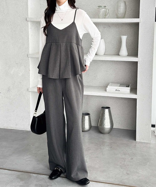 GeeRA（ジーラ）の「【S-XLサイズ展開】セットアップ風プリーツフリルビスチェキャミサロペット（サロペット/オーバーオール・レディース・チャコール/ブラック・X-LARGE/LARGE/MEDIUM/SMALL）」の9枚目の写真