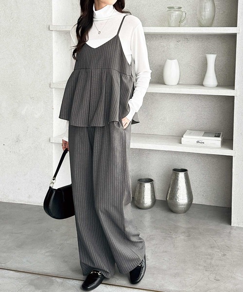 GeeRA（ジーラ）の「【S-XLサイズ展開】セットアップ風プリーツフリルビスチェキャミサロペット（サロペット/オーバーオール・レディース・チャコール/ブラック・X-LARGE/LARGE/MEDIUM/SMALL）」の10枚目の写真