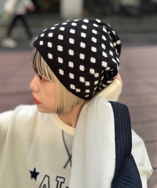 w closet(ダブルクローゼット)の「ドット柄ビーニー(キャップ・レディース・ブラック/オフホワイト・FREE)」の2枚目の写真