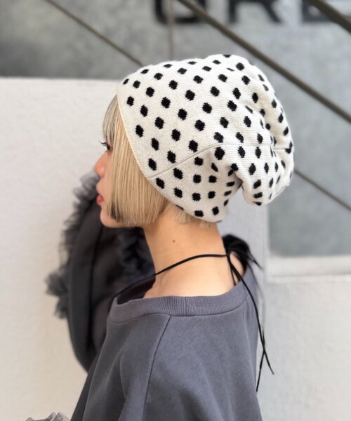 w closet(ダブルクローゼット)の「ドット柄ビーニー(キャップ・レディース・ブラック/オフホワイト・FREE)」の4枚目の写真