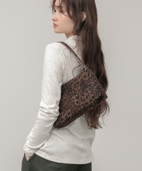 ワンハンドルレオパード柄スエードショルダーバッグ / ブラウン